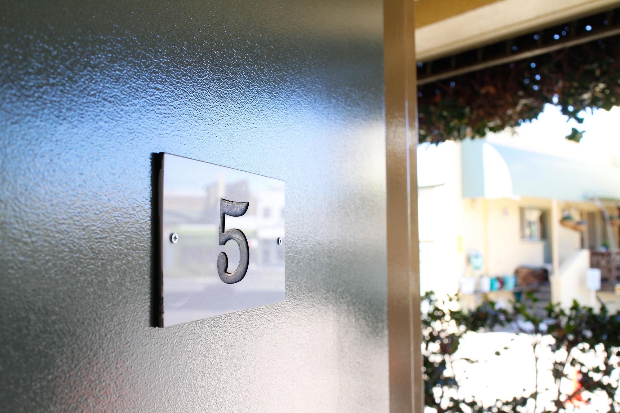 Mid City Motor Inn Queanbeyan Dış mekan fotoğraf