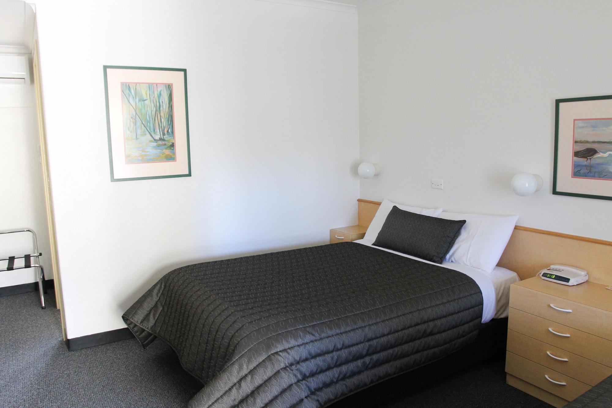 Mid City Motor Inn Queanbeyan Dış mekan fotoğraf