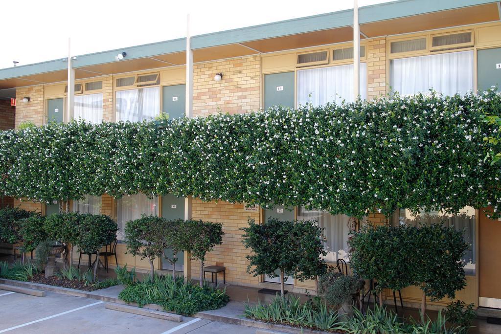 Mid City Motor Inn Queanbeyan Oda fotoğraf