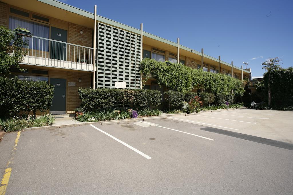 Mid City Motor Inn Queanbeyan Dış mekan fotoğraf